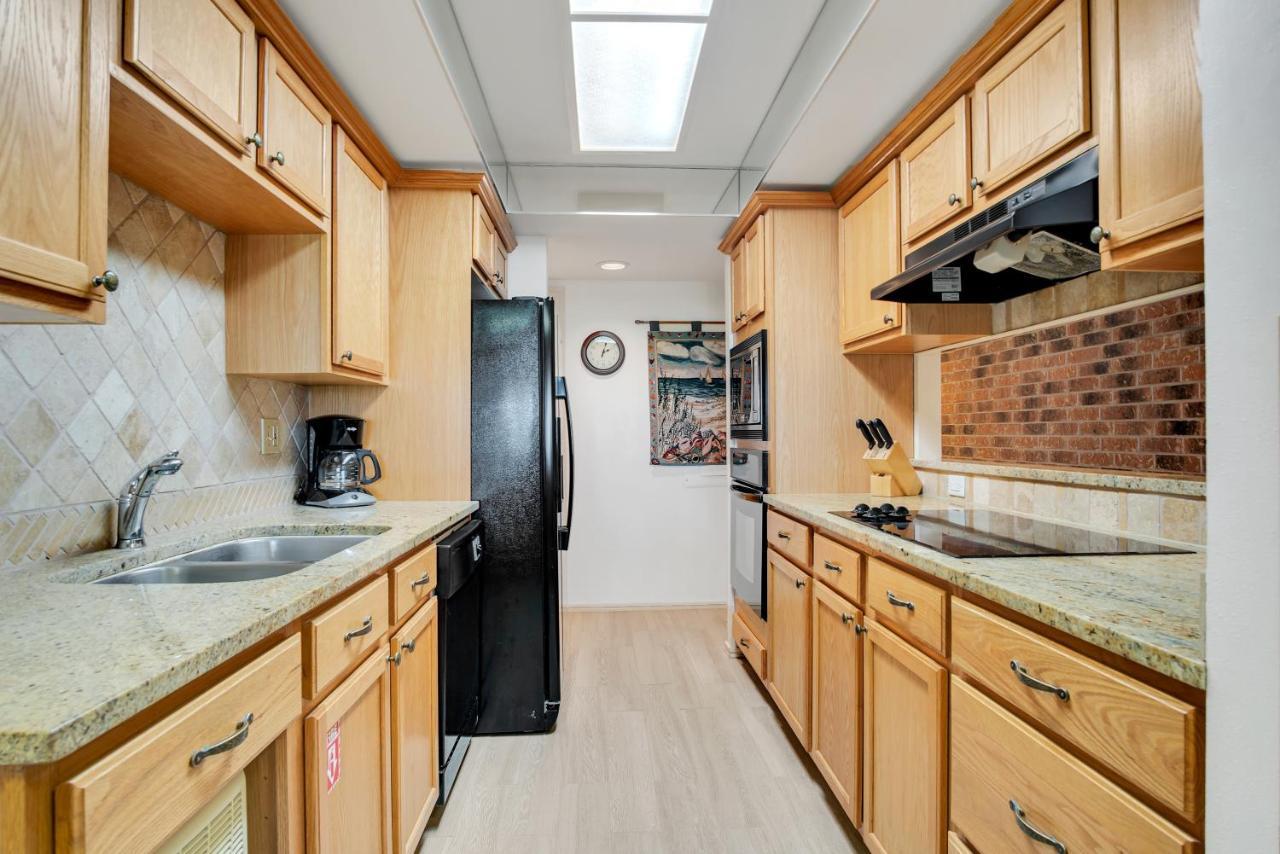 Ocean Bound Ocean Sounds In This 2 Bedroom 2 Bath Den Port Aransas Eksteriør bilde